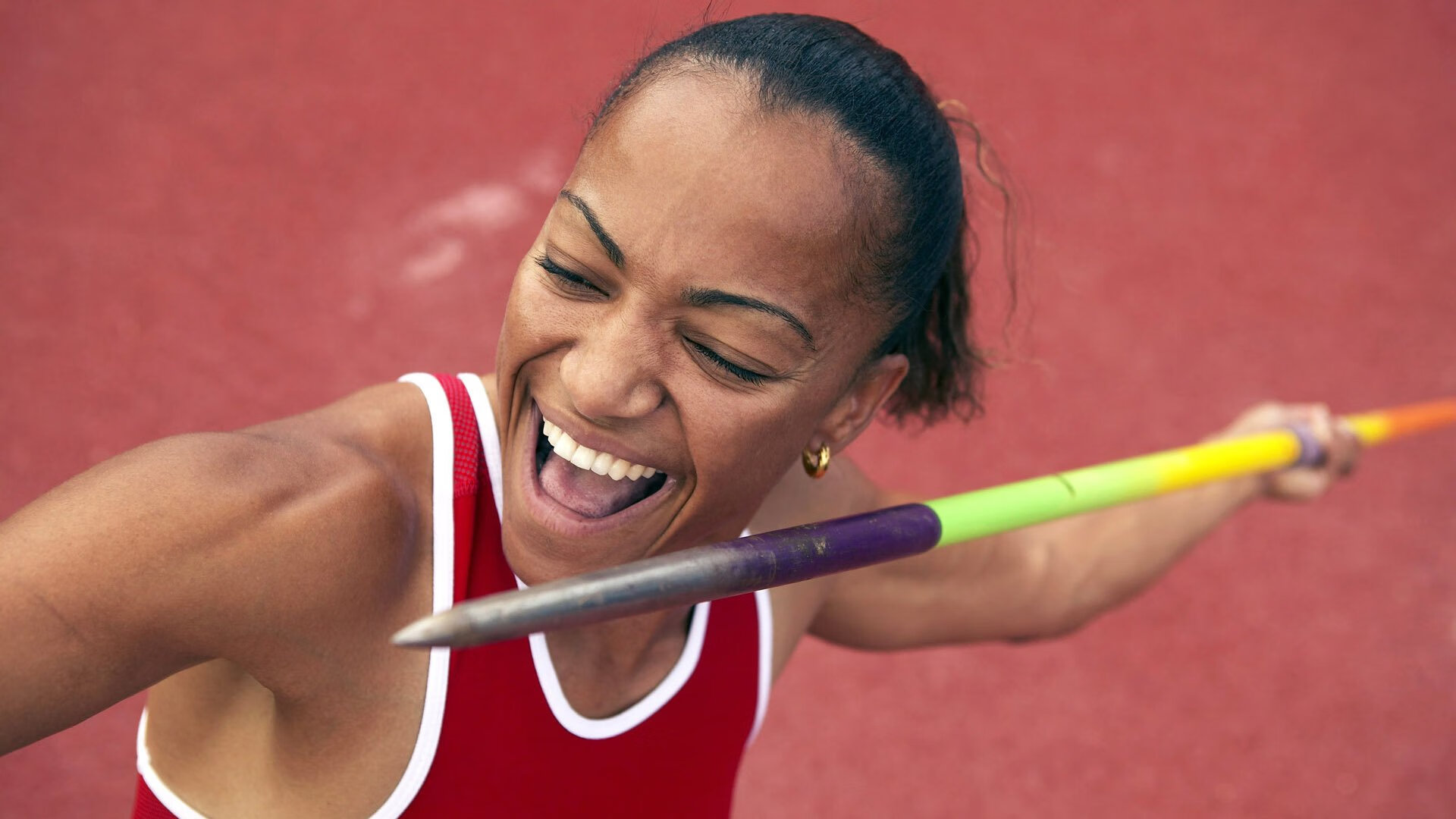 冰与火的竞技赞歌，芬兰爆冷背后的坚韧，与卢卡库在德比战场上的王者宣言