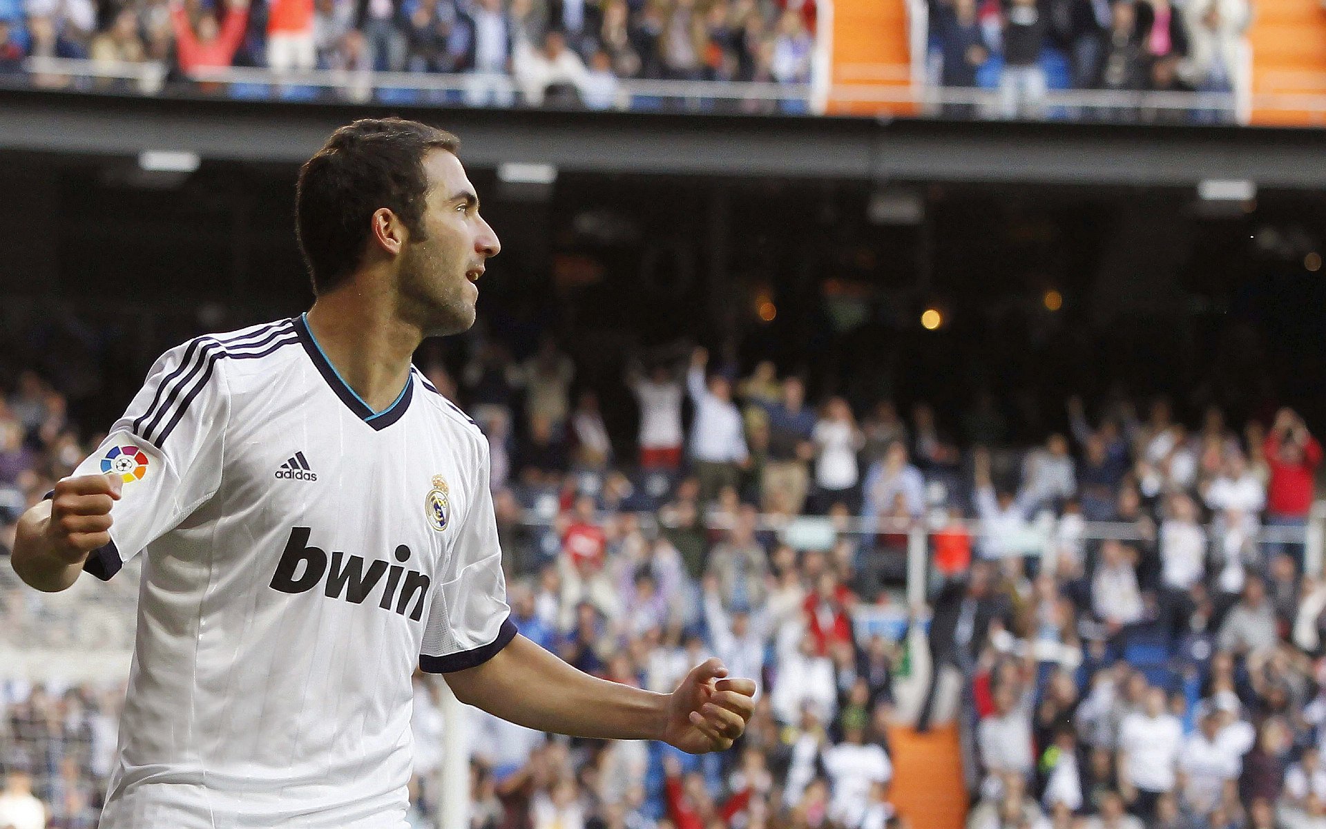 帕尔默创纪录之夜，曼联客场完胜希腊劲旅，欧洲足坛迎来新势力崛起